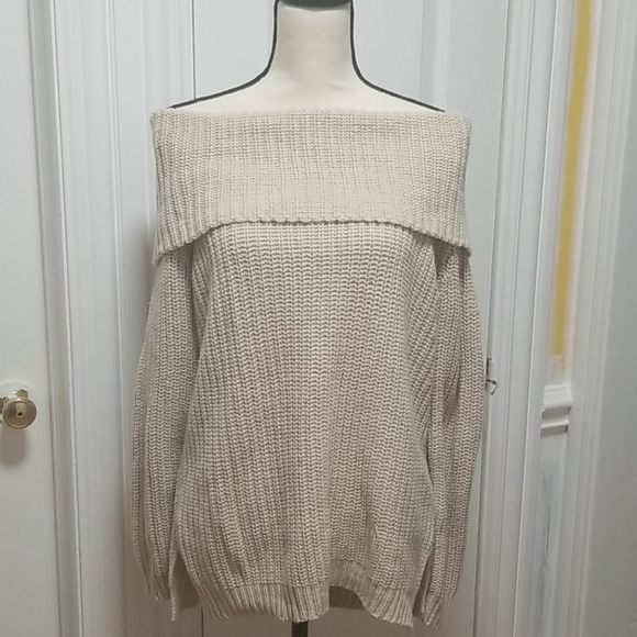 Fashion Nova Sweaters - Fashion Nova bare shoulder sweater